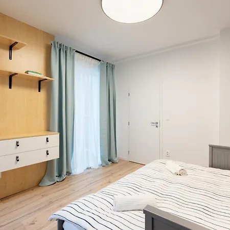 Winter Haven Modern Retreat In Братислава