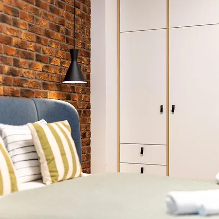 Winter Haven Modern Retreat In Братислава