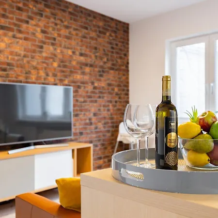Winter Haven Modern Retreat In Bratislava