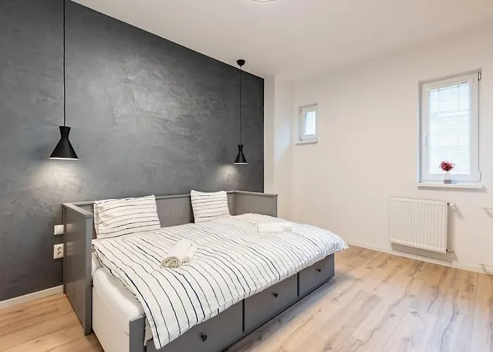 Winter Haven Modern Retreat In 아파트 브라티슬라바