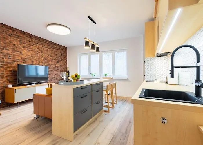 Winter Haven Modern Retreat In *