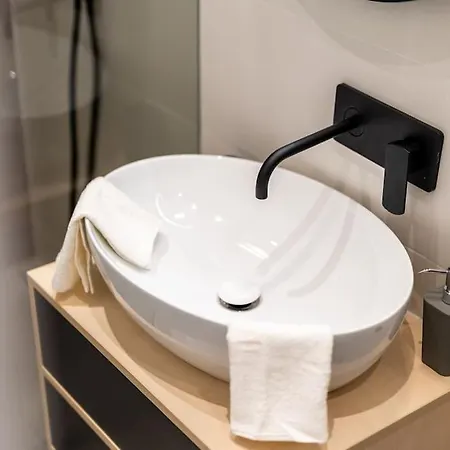 Apartment Winter Haven Modern Retreat In Bratislava